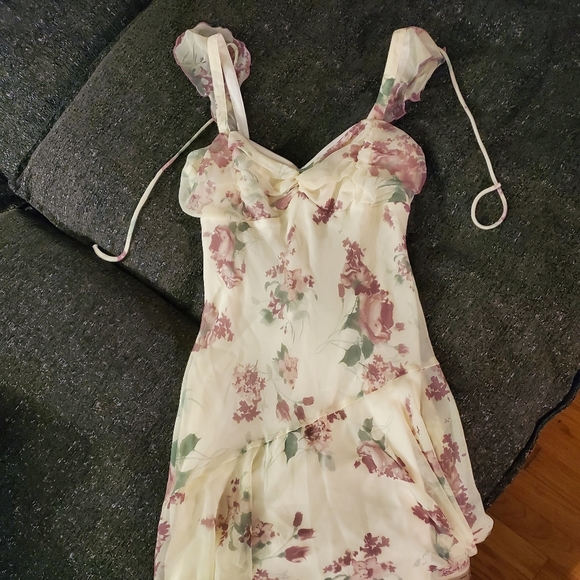 Dress - Picture 4 of 5